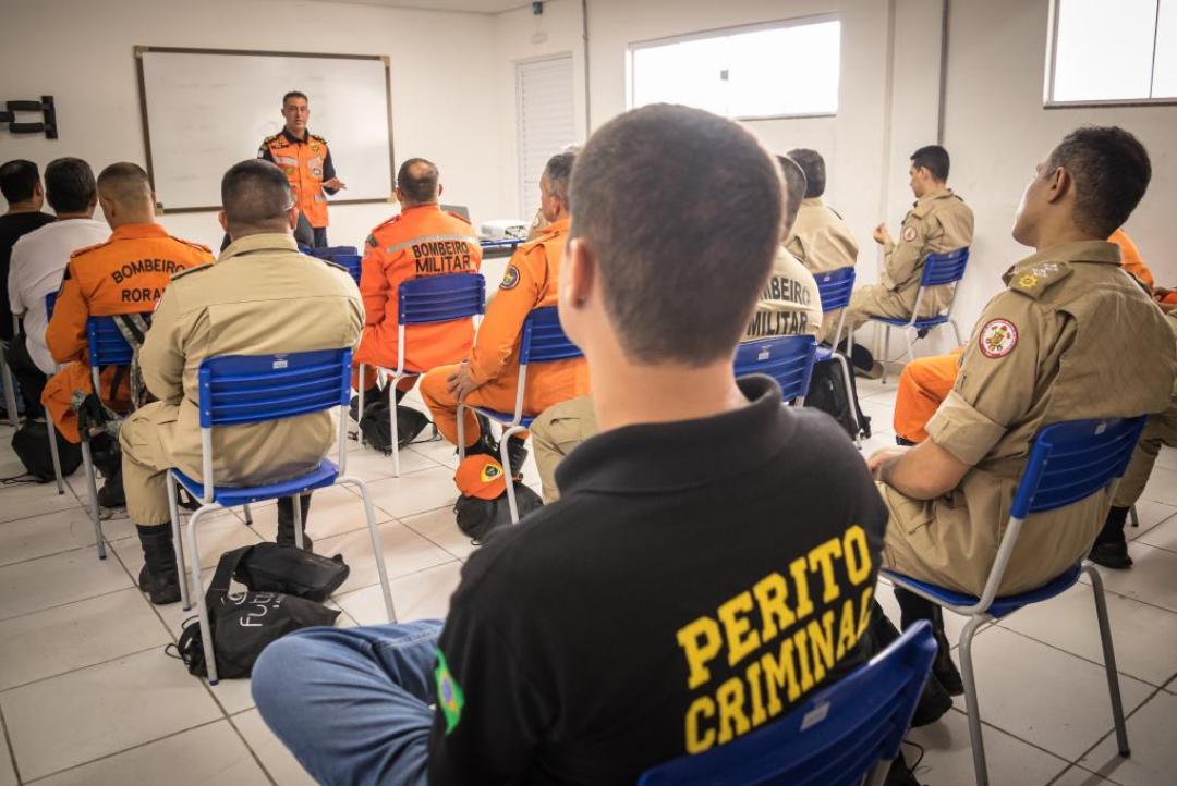 Corpo de Bombeiros capacita militares e civis no primeiro curso de perícia em incêndios e explosões