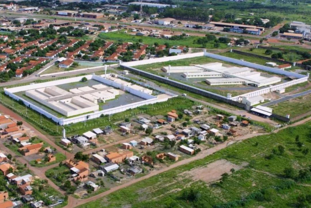 Governo de Mato Grosso transfere líder criminoso para penitenciária federal no Paraná 