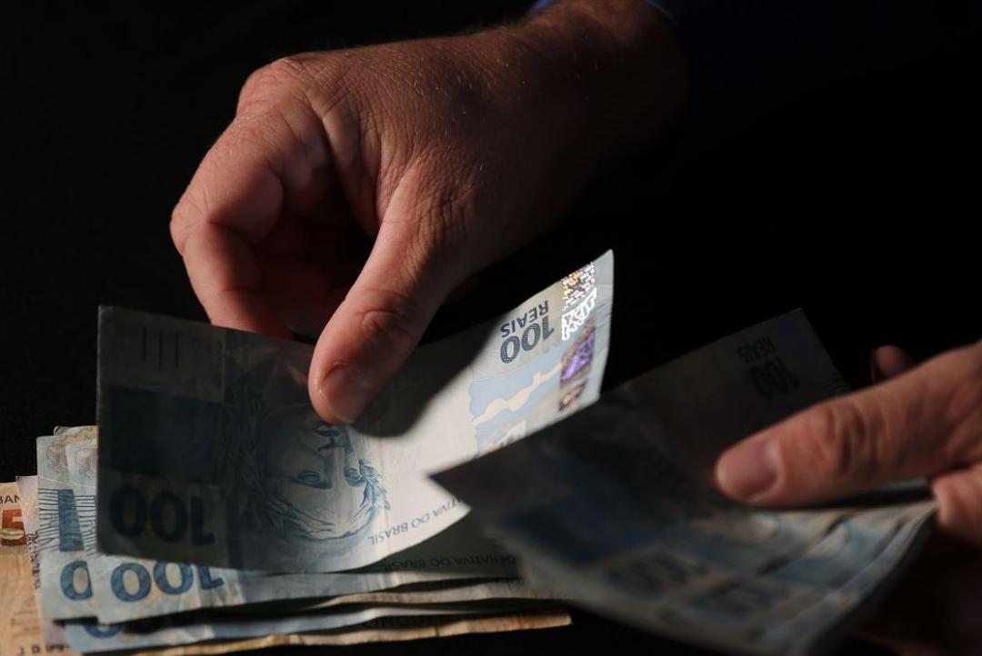 Abono salarial 2025 começa a ser pago na segunda-feira