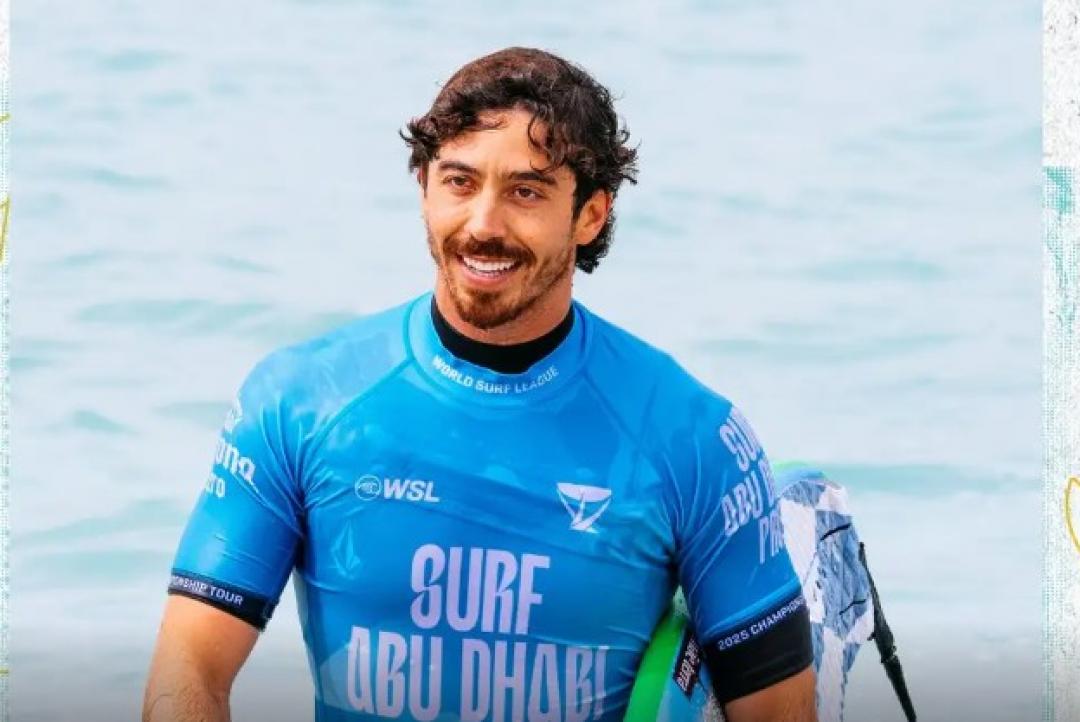 Ítalo, Yago e Miguel Pupo avançam às quartas do Surf Abu Dhabi Pro