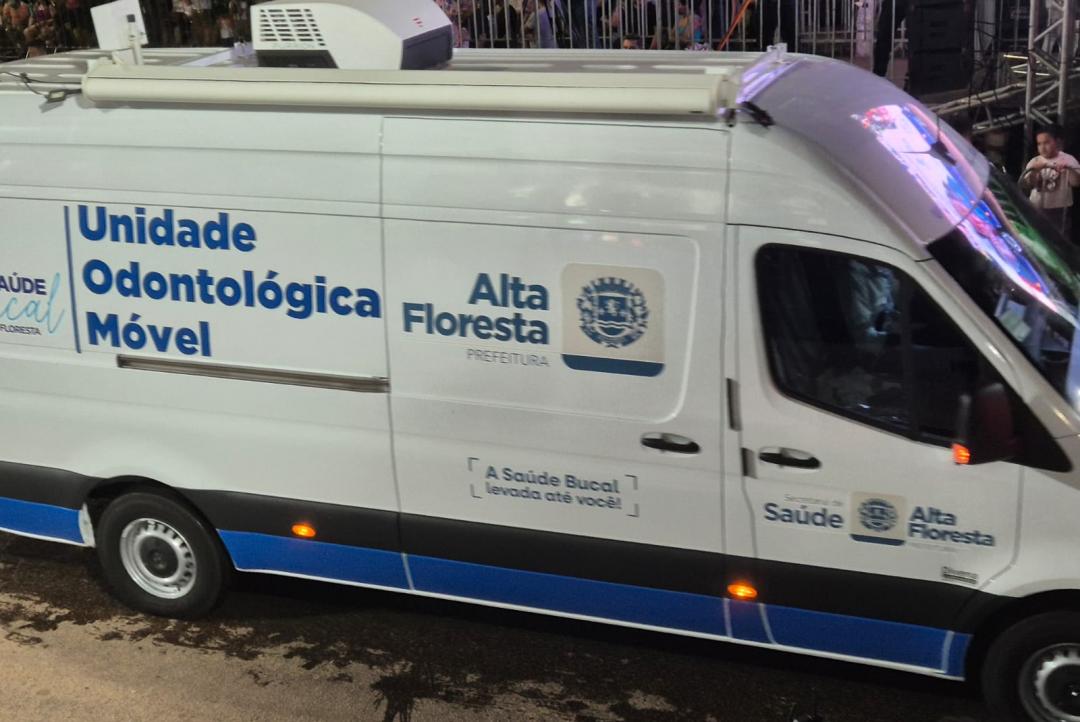 Prefeitura exibe Odontomóvel em desfile: “propaganda enganosa”