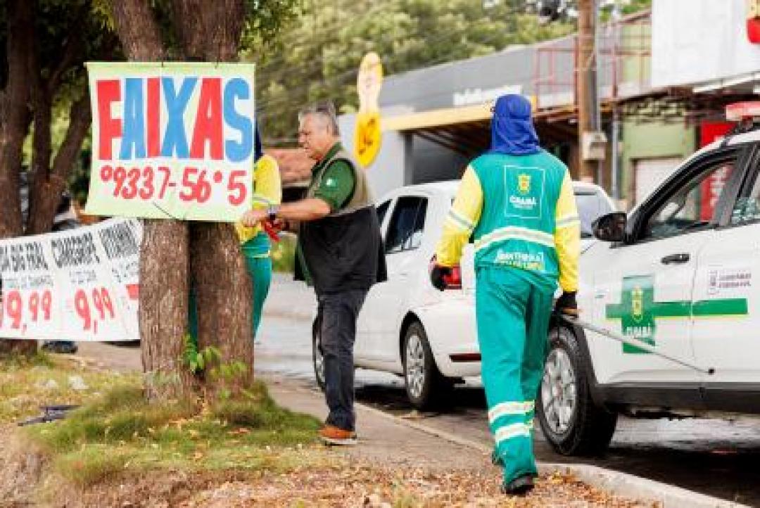Prefeitura de Cuiabá realiza operação de fiscalização contra publicidades ilegais