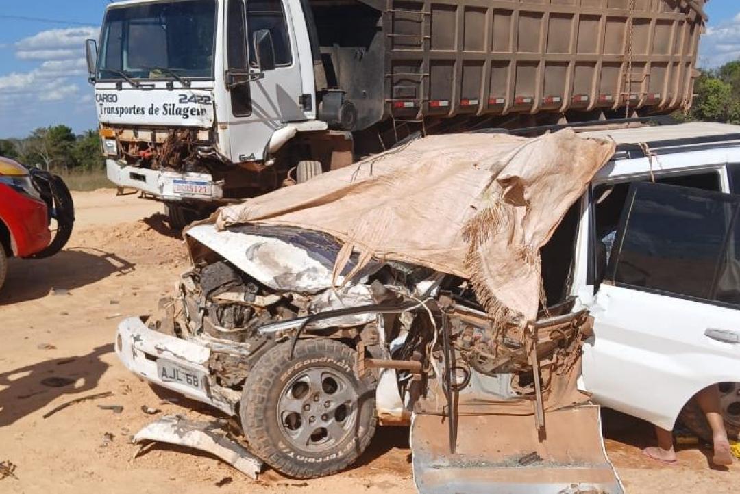 Poeira provoca acidente na MT 208 e deixa 5 feridos