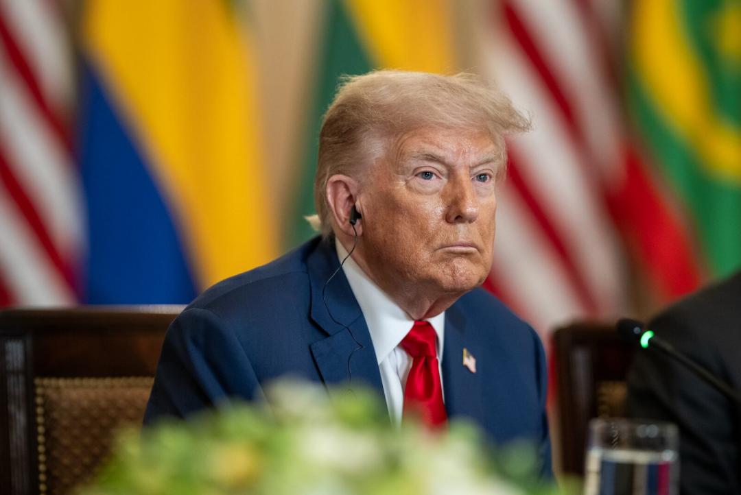 Trump cita Bolsonaro e impõe tarifa de 50% a produtos do Brasil em carta a Lula