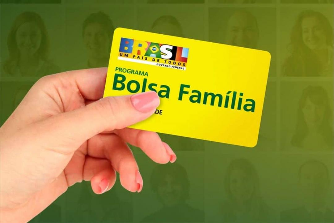 Meio milhão de famílias têm Bolsa Família suspenso em julho