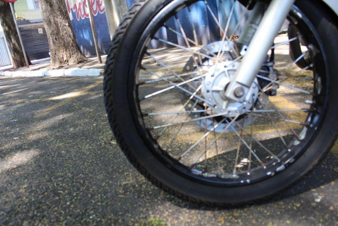 Motocicleta é furtada em plena luz do dia no Centro de Alta Floresta