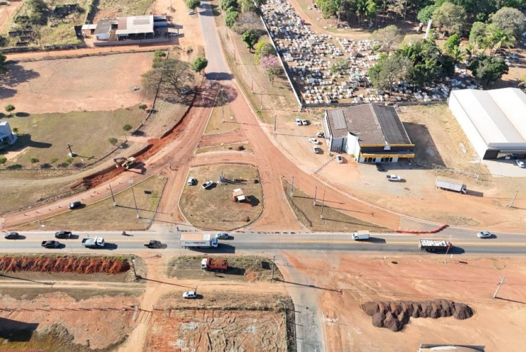 Mais um acidente é registrado em construção de rotatória em Alta Floresta
