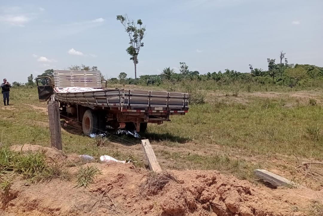 Um homem foi atropelado pelo próprio caminhão