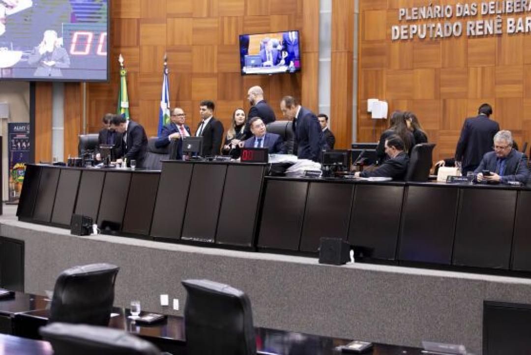 ALMT aprova proibição de transição de gênero para menores de 18 anos