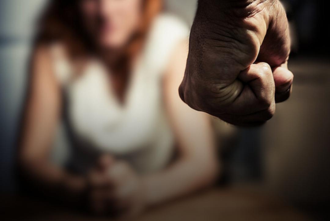 Pesquisa da Polícia Civil aponta empresários como maioria entre agressores de mulheres em Mato Grosso