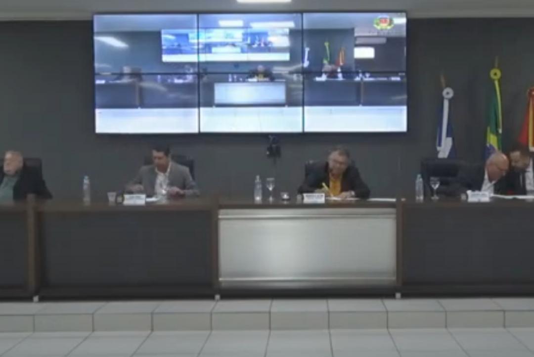 Reunião da saúde na CDL divide opiniões na Câmara: vereadores reagem 