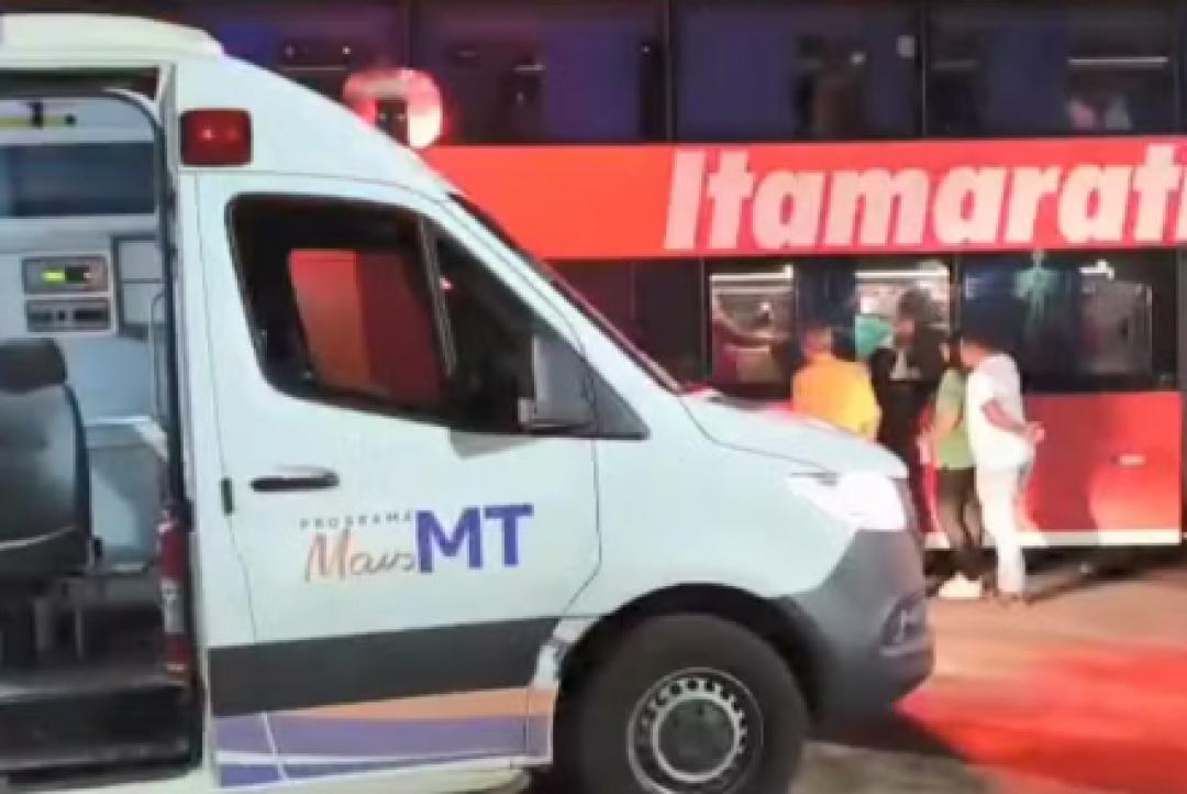 Mulher que saiu de Alta Floresta dá à luz a uma menina dentro de ônibus 