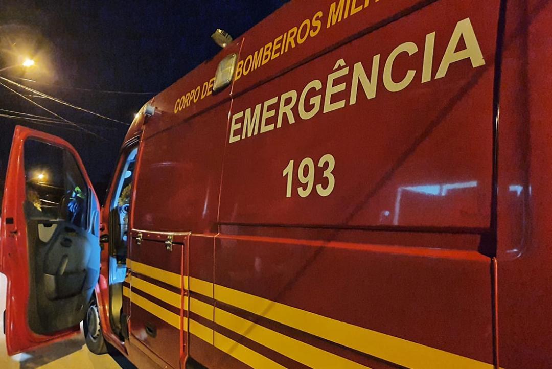 Colisão entre caminhonete e motocicleta deixa mulher ferida em Alta Floresta