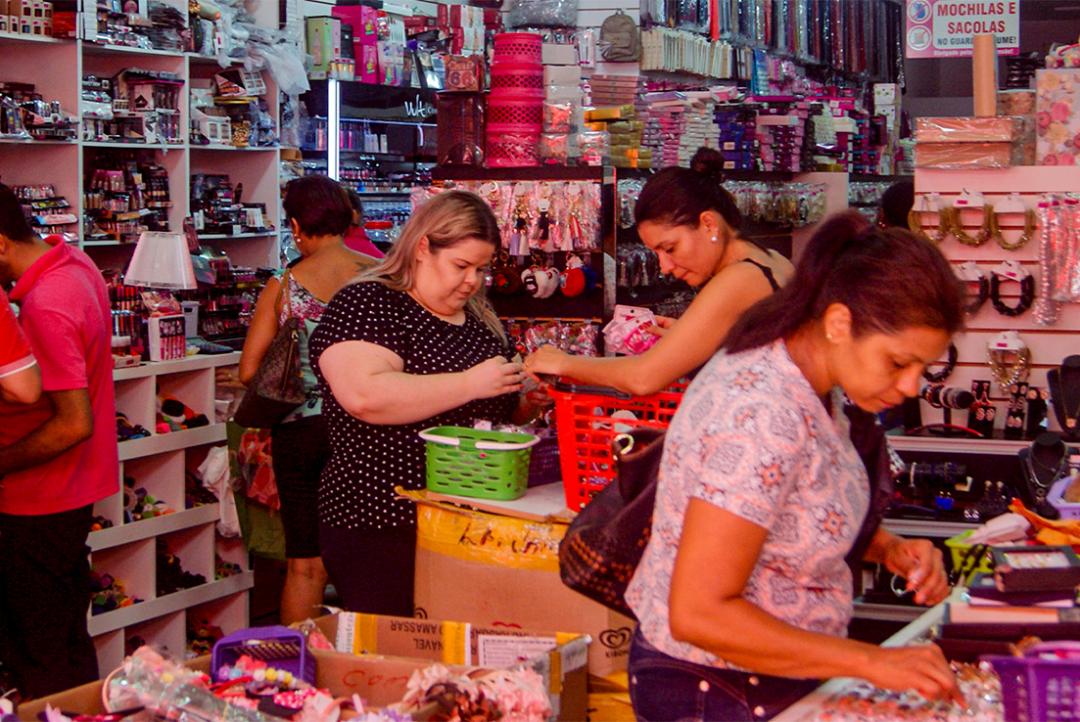 Comércio de Mato Grosso mantém ritmo superior à média nacional, aponta IBGE