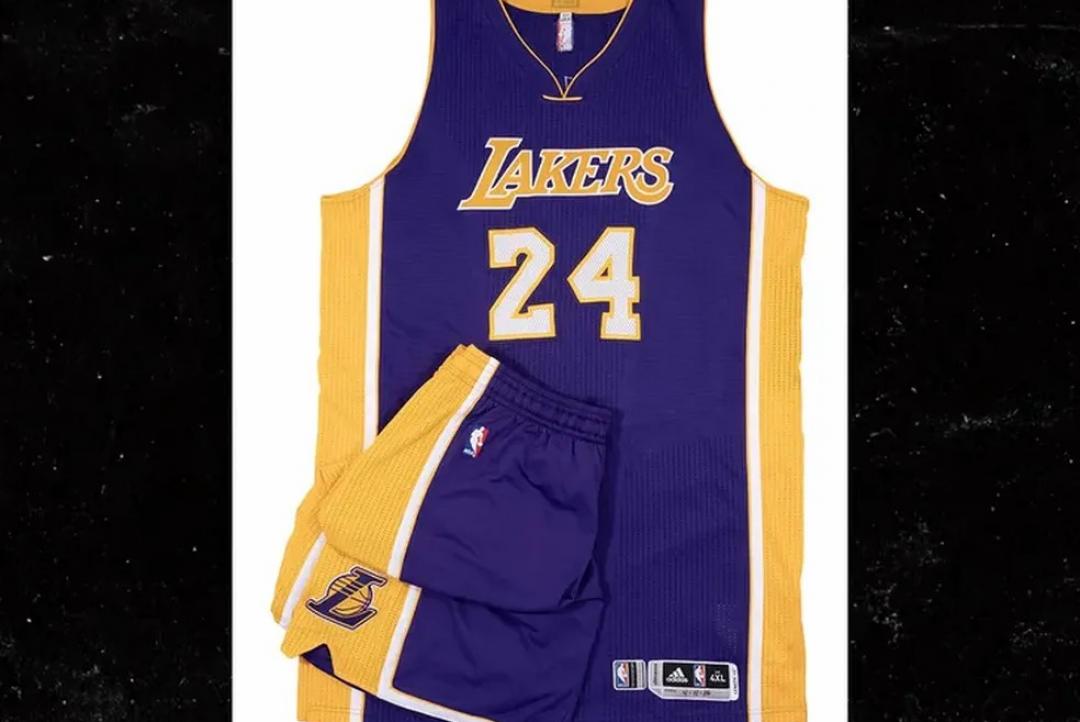 Uniforme de Kobe Bryant em último jogo como visitante na NBA vai à leilão nos EUA