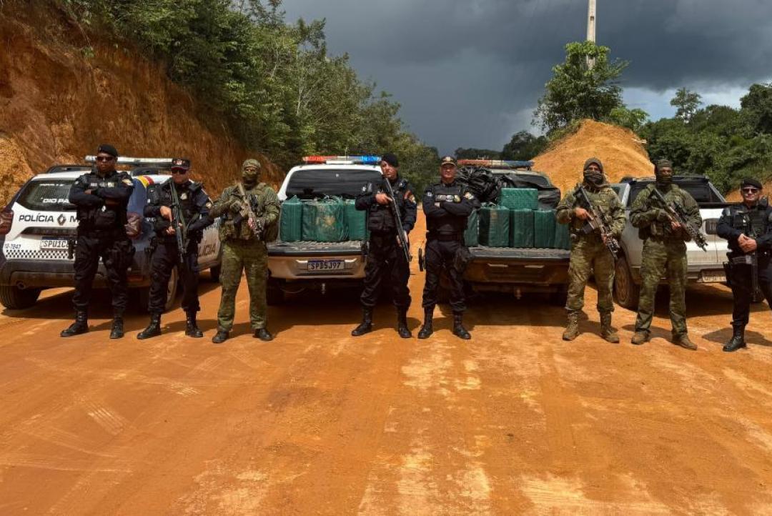 Forças de segurança apreendem mais de 540 quilos de cocaína e prende dois na fronteira