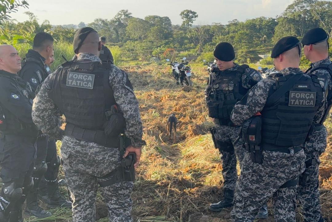 Fuga termina com suspeito morto após confronto com o agrupamento Raio no bairro Vila Nova