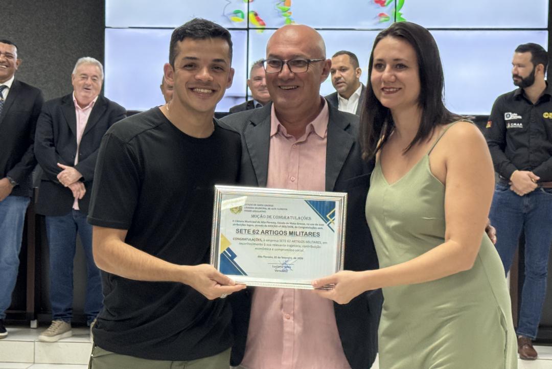 Empresários recebem moção por abertura de loja de artigos militares em Alta Floresta