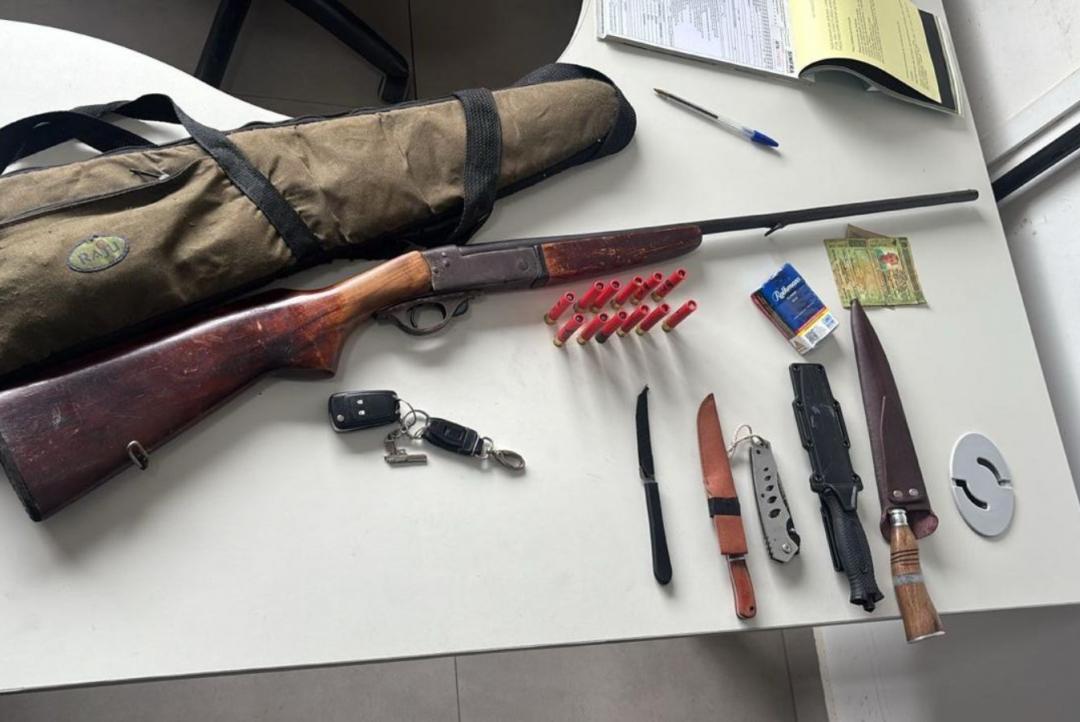 Polícia Militar apreende espingarda e munições durante operação na MT 208