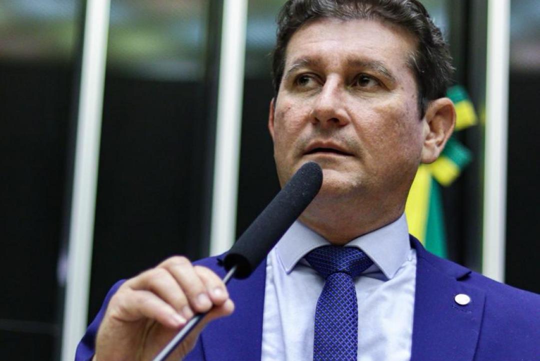Câmara avança em política para primeira arma com apoio de Rodrigo da Zaeli  