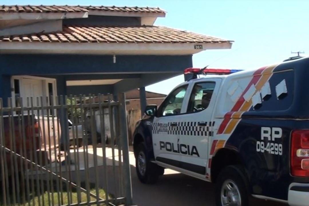 Foragido da Justiça por estupro de vulnerável é preso com espingarda em fazenda de Nova Monte Verde