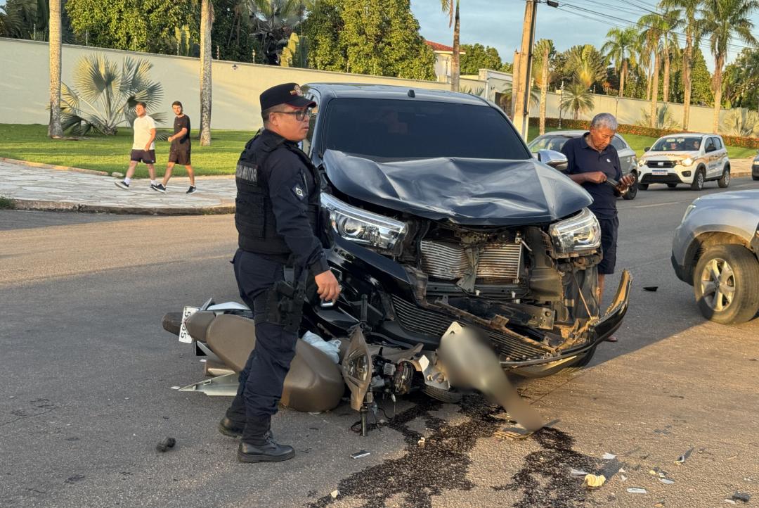 Acidente entre caminhonete e moto deixa mulher e criança feridas em Alta Floresta