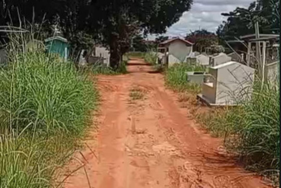 “Falta dignidade”: morador se revolta com estado do cemitério e cobra Prefeitura em vídeo