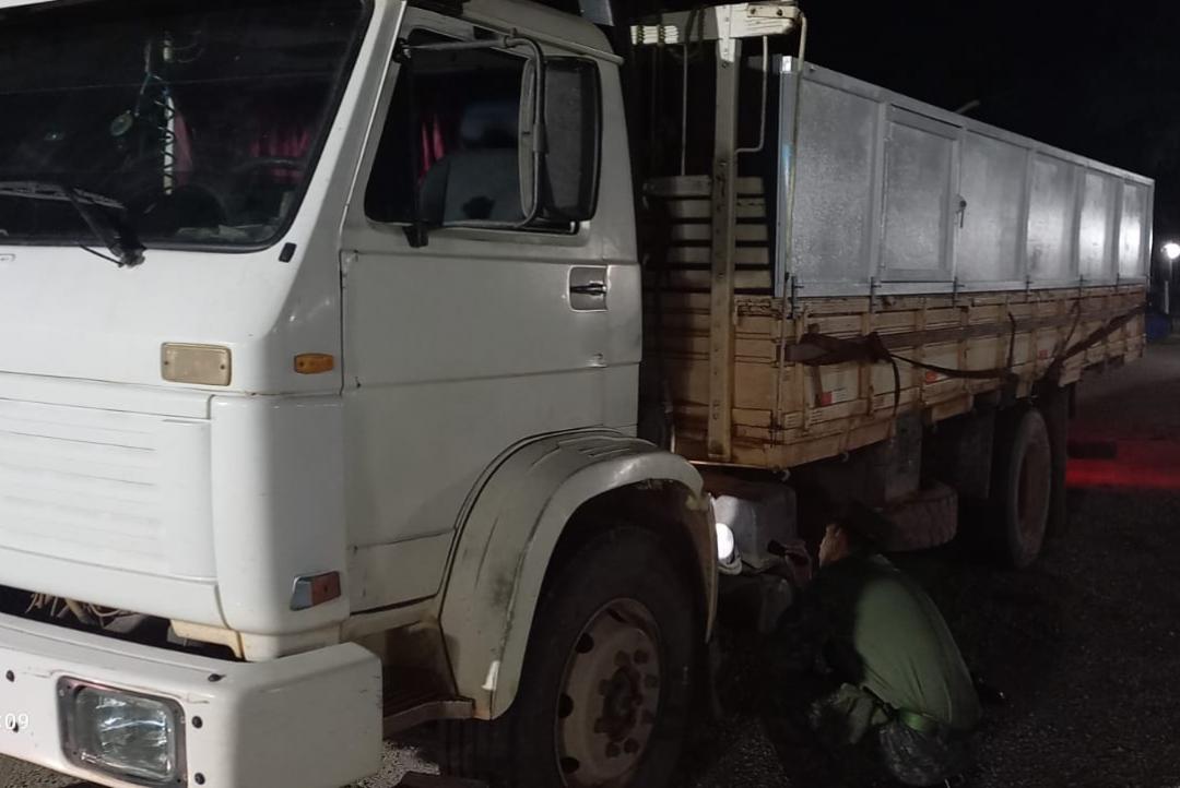 Jovem é detido ao transportar mais de 8 mil litros de combustíveis sem autorização em Paranaíta