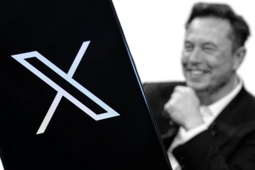 Elon Musk revela que X reativou conta de propagador de fake news