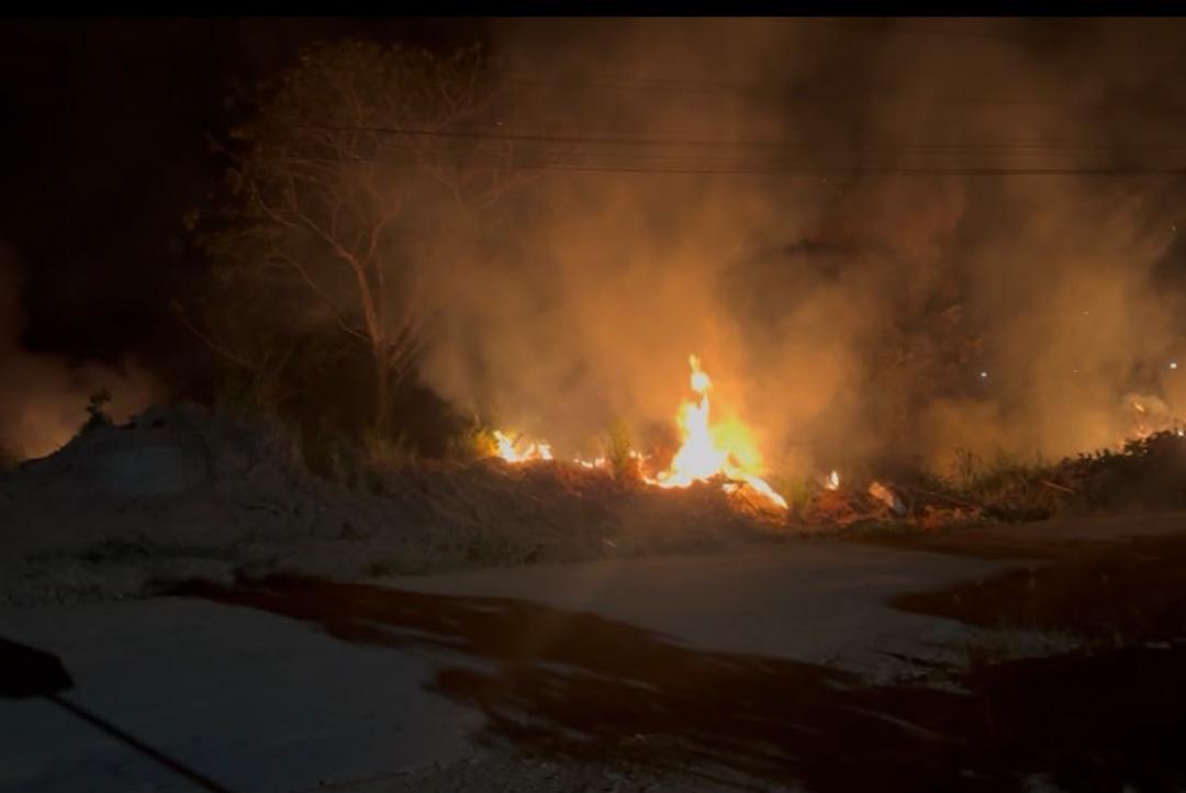 Bombeiros combatem incêndio em área de preservação permanente em Alta Floresta