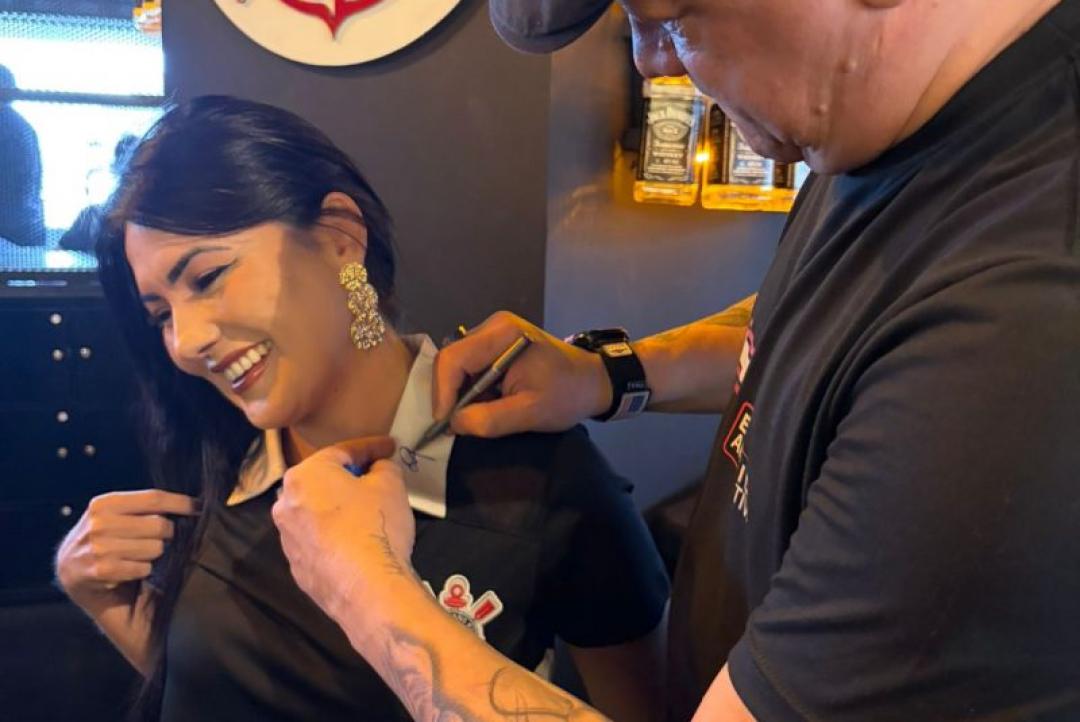De Carlinda para a Neo Química Arena: Daiana Perez transforma fama nas redes em encontro com ídolos do Corinthians