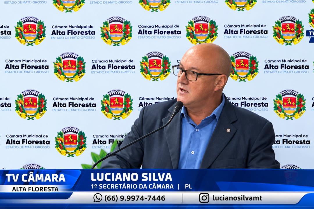 “População tomando água suja e prefeito fazendo campanha”, dispara Luciano Silva na tribuna da Câmara