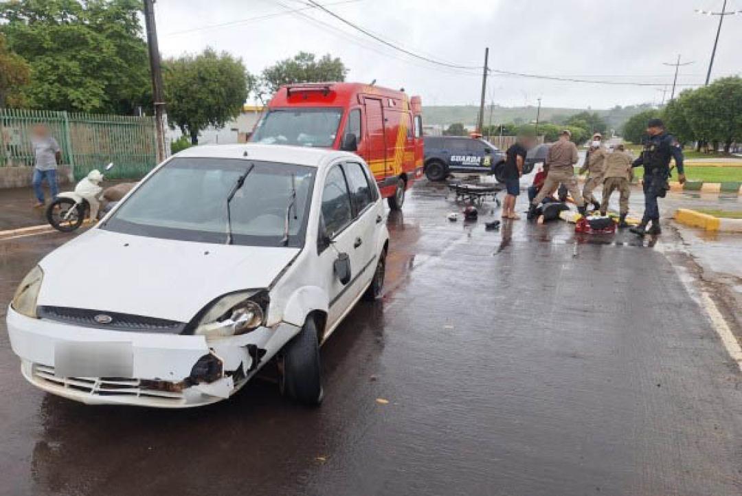 Acidente em rotatória de Colíder foi realizada neste sábado deixa dois feridos