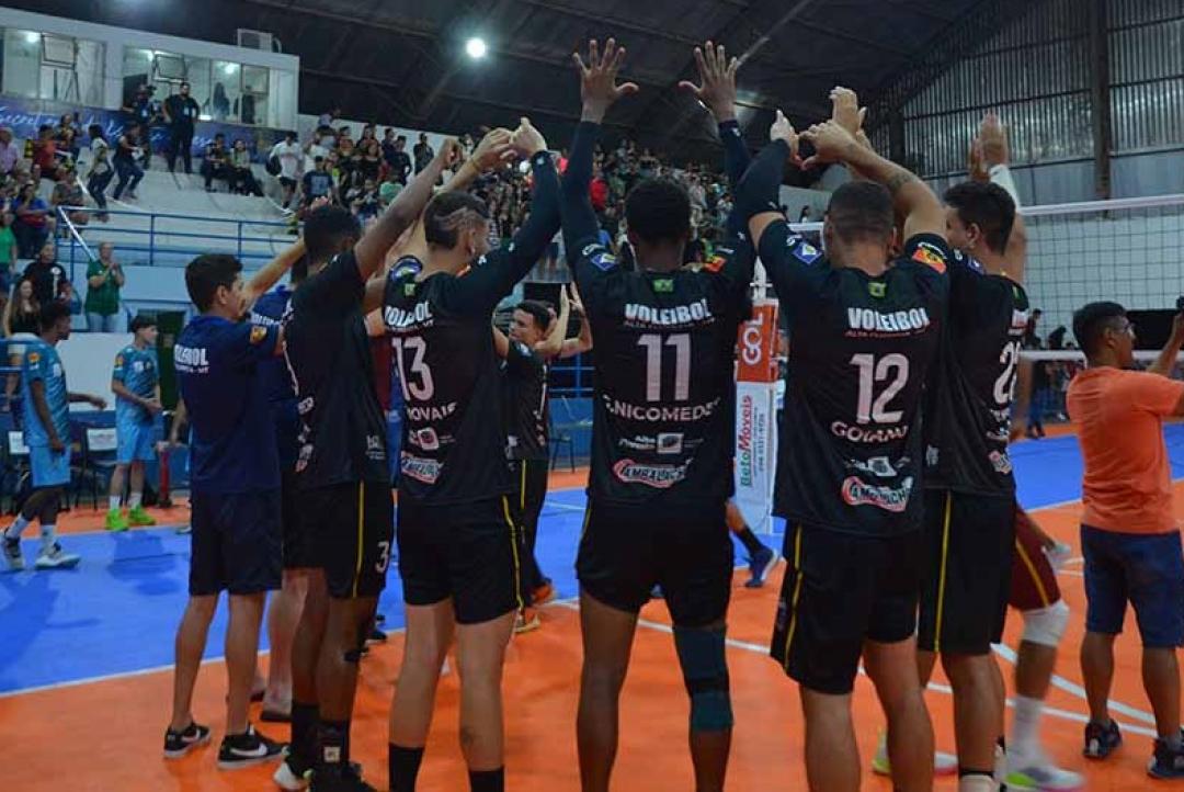 Vôlei Alta Floresta conquista Prêmio Sabino Albertão na categoria Time do Ano