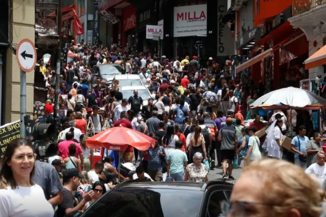 Procon e Febraban orientam consumidores sobre gastos no fim de ano