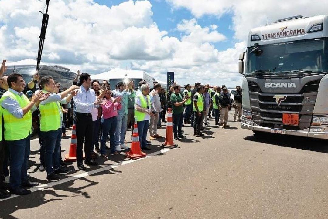 Com recursos próprios, Governo de MT entrega primeiros 100 quilômetros duplicados da BR-163