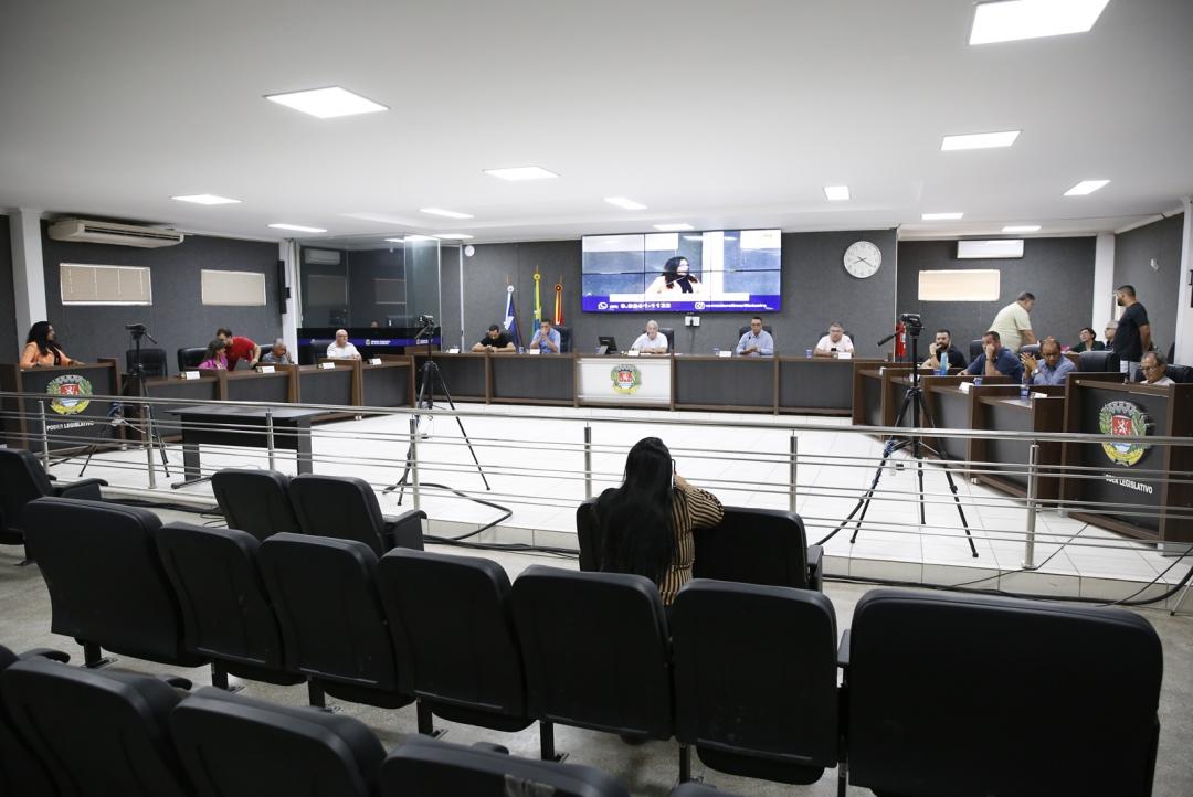 Câmara aprova orçamento de 2025, limpa a pauta e decreta recesso parlamentar