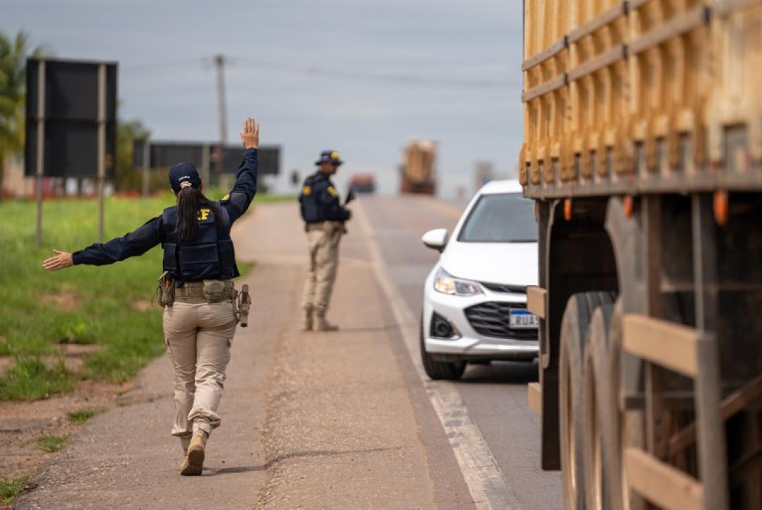 Operação Natal 2024 da PRF mira ultrapassagens indevidas nas rodovias