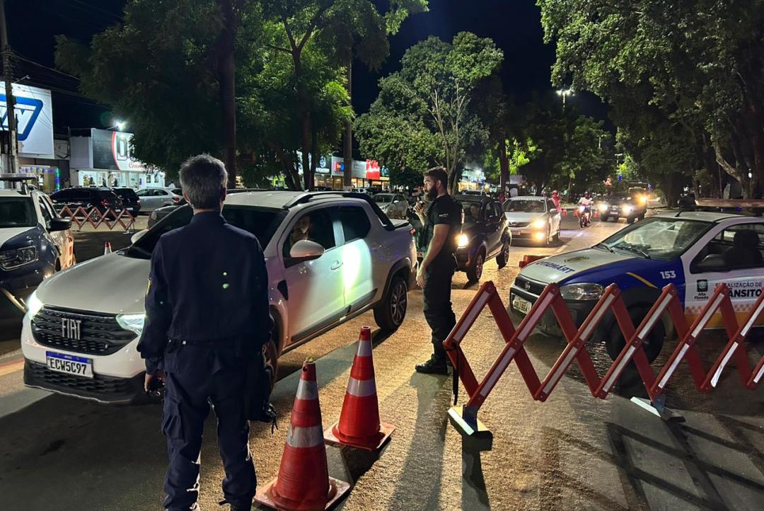 Alta Floresta: Blitz da Lei Seca prende 15 pessoas e recolhe 28 veículos