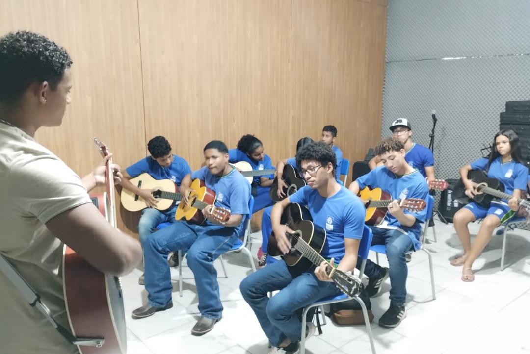 Projeto EducArte terá pintura comunitária e exposições itinerantes entre as atividades de 2025