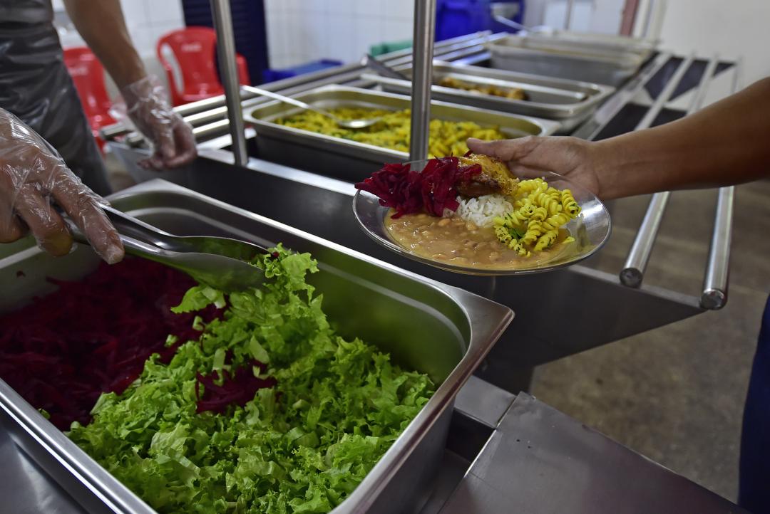Restaurante Prato Popular serve 170 mil refeições à população em situação de vulnerabilidade em um ano
