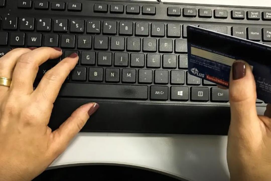 Receita Federal irá monitorar dados de cartão de crédito e Pix