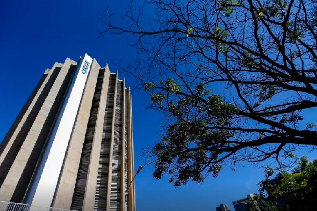 Caixa eleva de 1 a 2 pontos percentuais juros para compra de imóveis