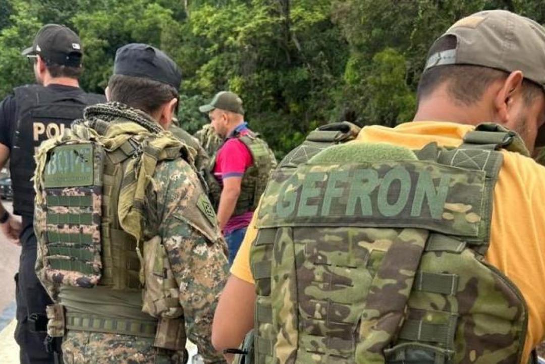 Gefron, Bope e Polícia Federal apreendem 420 quilos de cocaína em caminhão frigorífico