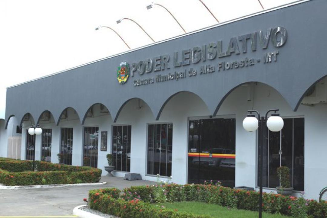 Vereadores aprovam aumento da VI de R$ 5.800,00 para R$ 7.900,00