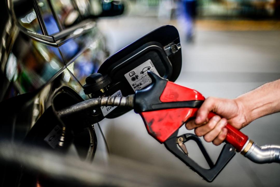 Estados aumentam ICMS sobre gasolina em R$ 0,10 por litro a partir de fevereiro; diesel terá alta de R$ 0,06