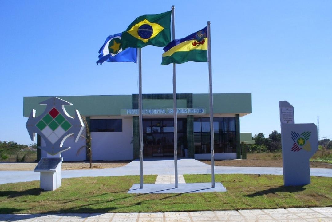 Prefeito anuncia reajuste salarial de 14% para profissionais da rede municipal de ensino em Matupá