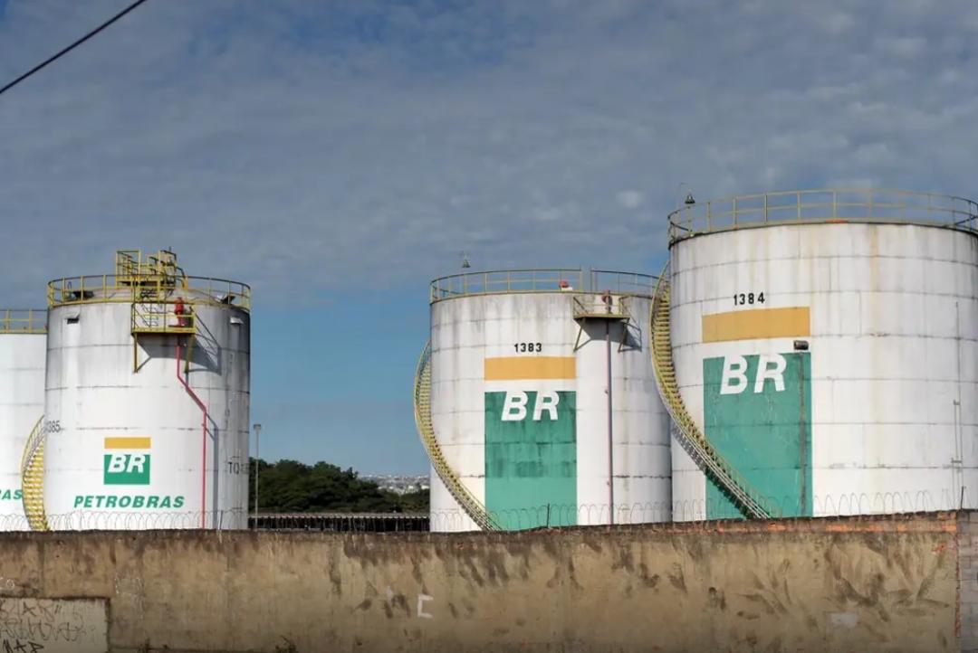 Petrobras reajusta preço do diesel em R$ 0,22 às distribuidoras