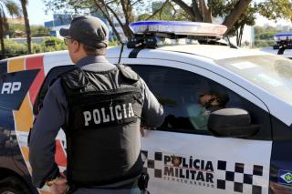 PM flagra tráfico de drogas à luz do dia em Alta Floresta