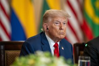 Trump cita Bolsonaro e impõe tarifa de 50% a produtos do Brasil em carta a Lula